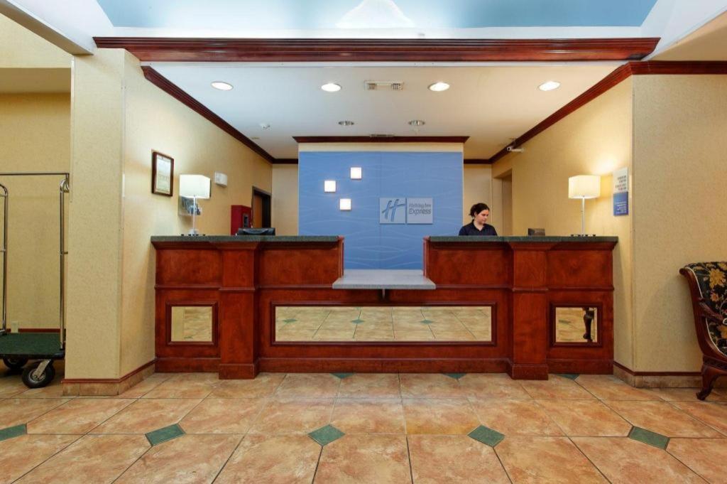 Holiday Inn Express Crockett By Ihg Extérieur photo