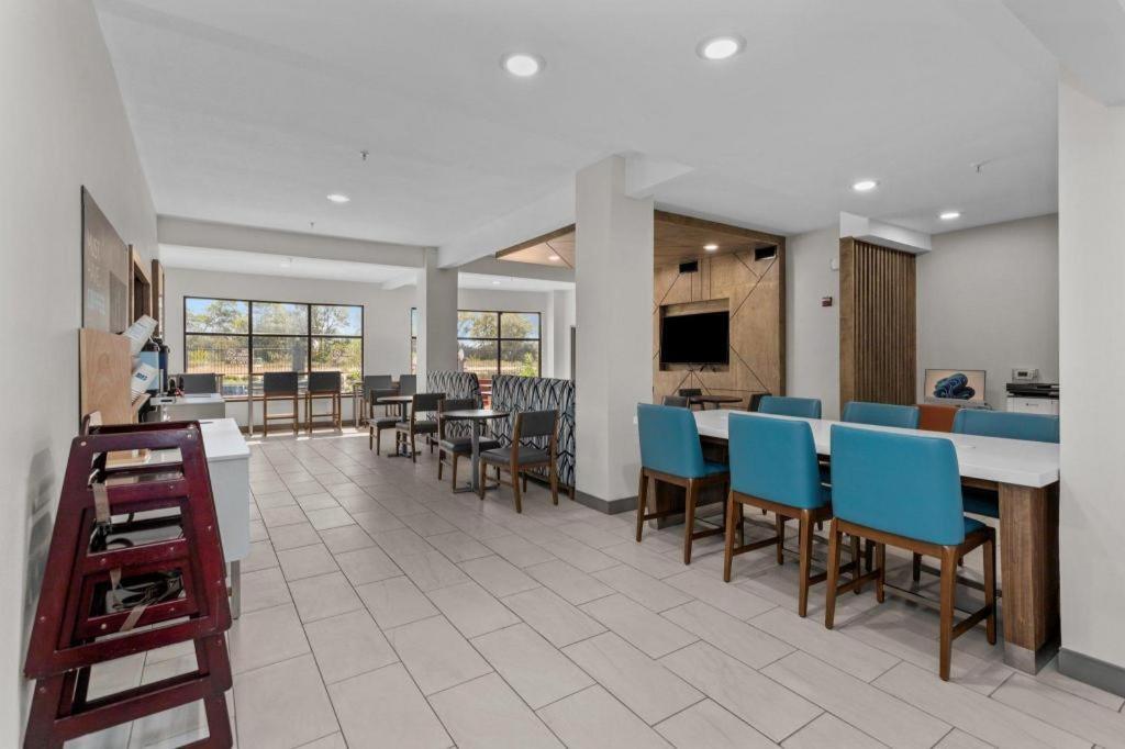 Holiday Inn Express Crockett By Ihg Extérieur photo