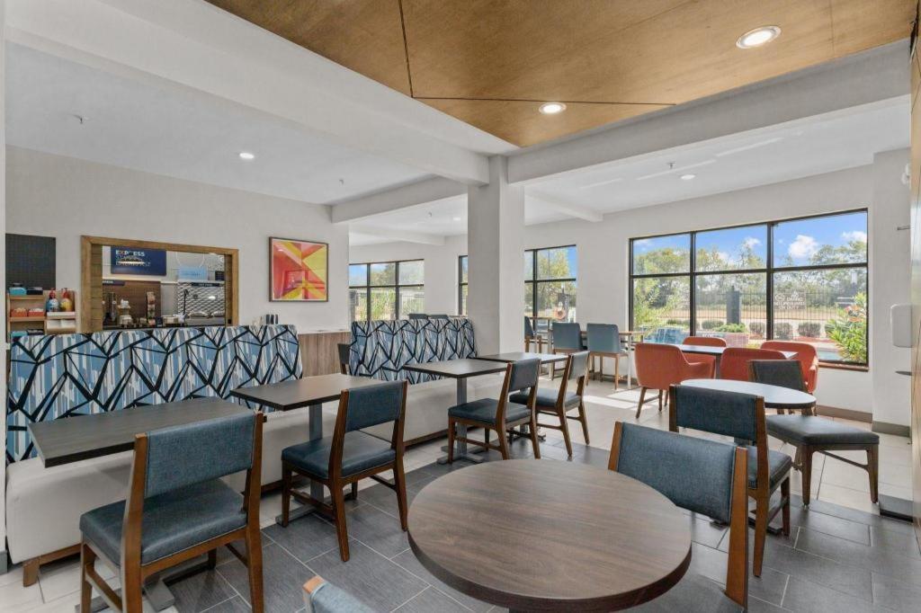 Holiday Inn Express Crockett By Ihg Extérieur photo