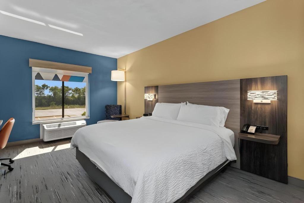Holiday Inn Express Crockett By Ihg Extérieur photo